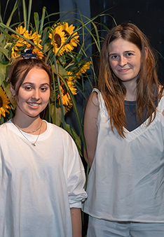 Die beiden Preisträgerinnen Leonie Berger und Fiona Zellweger