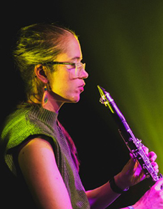 Portrait von der Klarinettistin Heather Roche