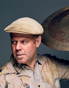 Ab dem Herbstsemester 2026 wird Florian Arbenz Dozent für Schlagzeug an der Hochschule Luzern – Musik.