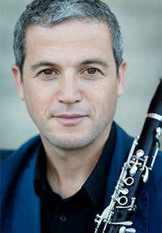 Portrait des neuen Dozenten Robert Pickup. 