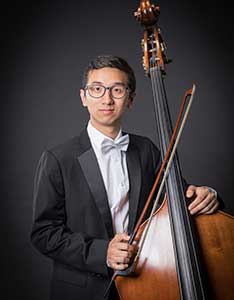 Alumnus Hong-Yiu «Thomas» Lai studierte Kontrabass an der Hochschule Luzern - Musik. Er gewinnt die Audition für Solo-Stelle in der NDR Radiophilharmonie.