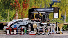 Im Rahmen der Formula Student entwickeln die Studierenden der Elektrotechnik zusammen mit Studierenden der ETH Zürich einen Elektro-Rennwagen und wurden damit im 2013 Weltmeister.