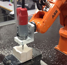 Aufgrund ihres grossen Arbeitsraumes und ihrer Flexibilität bilden Industrieroboter konzeptionell eine gute Basis für die spanabhebende Bearbeitung, insbesondere von grossen Bauteilen.