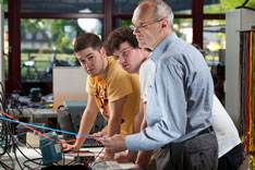 Versuch mit der Asynchronmaschine im Elektrotechnik-Labor