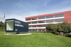 Der Lichtmesscontainer ist ein hoch flexibler Raum, in dem unter realen Bedingungen Schnittstellenthematiken wie z.B. Gebäudeautomation, Tageslicht, Sonnenschutz und Komfort praktisch erforscht werden können.