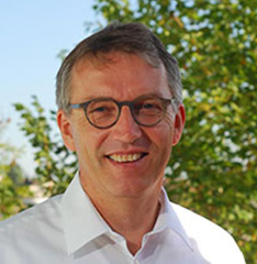 Portrait von Peter Delfosse, er ist CEO der Axon Active Holding AG