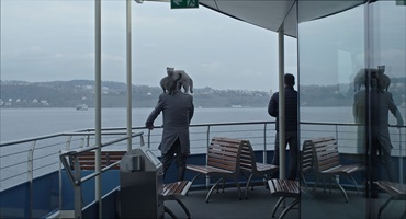 Still aus «Nachts sind alle Katzen grau» von Lasse Linder, Abschlussfilm 2019 im Bachelor Video der Hochschule Luzern – Design & Kunst 