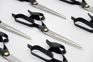 Lino Andrea Mangold, >3-Scissors: Dabei ist dessen Verhältnis von Leistung und Preis auch in der Schere ein wichtiger Fokus geworden und lässt sich in einer Produktionsoptimierung, dank dem Mitplanen vom Produktionswerkzeug, ableiten.