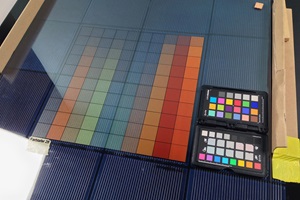 Color rows on front glass of a PV module