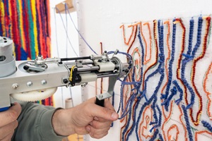 Hochschule Luzern – Design Film Kunst: Textil Weberei, Stickerei, Strickerei, Tufting