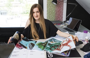 «Mikroplastik – Für immer und ewig» von Dominique Huwyler. Bild: Hochschule Luzern/Priska Ketterer