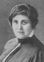 1918 wird die erste Schule für Soziale Arbeit eröffnet. Unter der Leitung von Maria Croenlein (Bild) und Schwester Bernadette Rohrer startet das erste Schuljahr mit 16 Schülerinnen und 28 sogenannten Höhrerinnen.