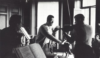 Der Meister beim Unterrichten, abgebildet auf Wolfgang Schneiderhans Kursausschreibung für das Jahr 1957. (Ch-Lbhlm, R.MEI.027, Foto: Kurt Blum)
