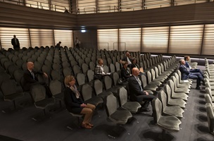 Im Konzertsaal Salquin verfolgt der Bundesrat ein Konzert der Trompetenklasse von Dozent Immanuel Richter.