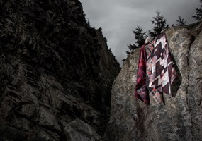 Die Schweizer Berge waren Vorbild für die Kreationen der beiden Textildesignerinnen. (Bild: zVg)