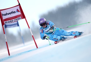 Von der Optimierung der Stöckli-Ski-Presse profitiert auch Skiprofi Tina Maze. (Bild: © 2014 Stöckli Swiss Sports AG)
