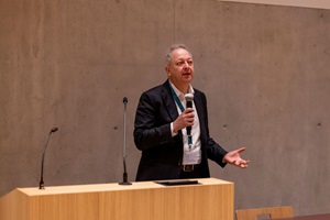 Begrüssung der Teilnehmenden der Swiss Digital Finance Conference 2020 durch Prof. Dr. Georges Grivas