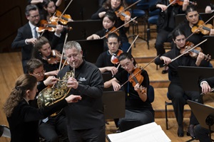 Gemeinsame Aufführung des HSLU Sinfonieorchesters und des Luzerner Sinfonieorchesters im KKL Luzern mit Hornist Stefan Dohr und Dirigentin Kristiina Poska, 29. Januar 2026. Bild HSLU/Priska Ketterer
