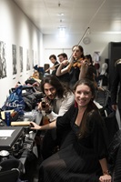 Studierende der Hochschulorchester Luzern und Basel im Backstagebereich des KKL Luzern vor dem Sinfoniekonzert vom 7. November. 