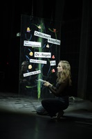Jana Hafner und Nelly Bühl in Szenen aus ihrem Diplomprojekt «Vorbeifahren» am Bachelor Musik und Bewegung der Hochschule Luzern – Musik.