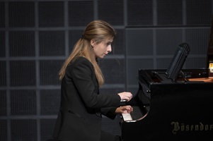Ana Velinovska, Klavier