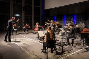 Musikfestival Szenenwechsel 2022: Aufführung «zeitlos» – ein Projekt des Studios für zeitgenössische Musik. Bild Ingo Höhn