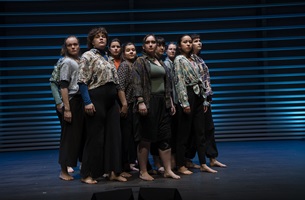 Mitwirkende der Musik & Bewegung-Performance «Musik bewegt Musik no. 5» im Konzertsaal Salquin im Rahmen des Musikfestivals Szenenwechsel. Bild HSLU/Priska Ketterer