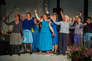 Musikalische Begleitung vom Chor «Les Belles et les Femmes»