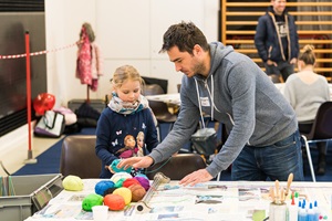 Am «Kids Day» wurde gebastelt, gespielt und dabei das Schweizer Kinderhilfswerks Kovive unterstützt.