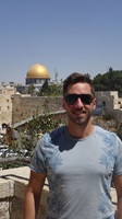 Daniel Gess vor dem Felsendom in Jerusalem
