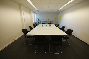 Foto zeigt ein Sitzungszimmer des Business Park ZUGs