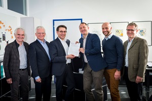 Die weitere Zusammenarbeit mit Stöckli Swiss Sports AG wird besiegelt
