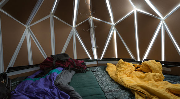 Blick ins Innere eines Biwaks. (Foto: Markus Käch)