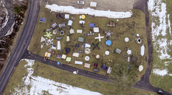 Das Basislager aus der Luft. (Foto: Lukas Galantay)