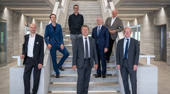 v.l. Valentin Gloor (Hochschule Luzern – Musik), Fabian Kaufmann (BÜRO KONSTRUKT AG), Philipp Fischer (Enzmann Fischer Partner AG), Marcel Schwerzmann (Regierungsrat), Reto Tarreghetta (Luzerner Pensionskasse), Pierre Peyer (Trägerverein Luzerner Sinfonieorchester), Markus Hodel (Hochschule Luzern). (Foto: Ingo Höhn)