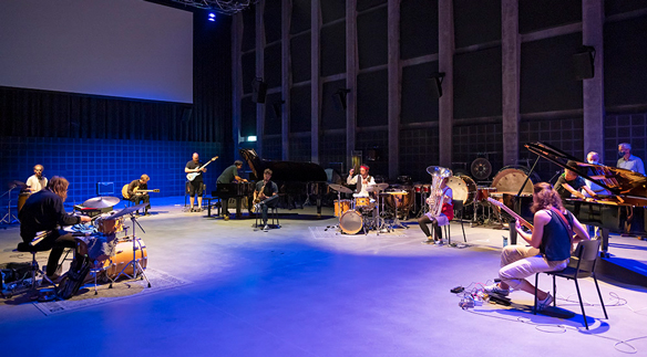 Zeitgenössische und improvisierte Musik im Rahmen der Eröffnung des neuen Gebäudes der Hochschule Luzern – Musik, September 2020 (Foto: Priska Ketterer).