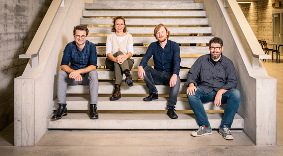 Die Volksmusik-Dozierenden (v.l.): Christoph Pfändler, Nadja Räss, Andreas Gabriel und Markus Flückiger. (Foto: Ingo Höhn)