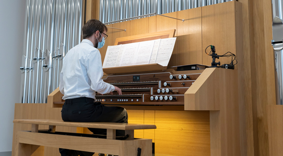 Einen Eindruck vom Klang der Späth-Orgel bekommt das Publikum bei der «Stunde der Kirchenmusik» im Rahmen des Festivals «Szenenwechsel». (Bild: Priska Ketterer)