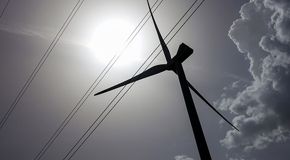 Die Produktion erneuerbarer Energien ist nicht immer vorhersehbar. Umso wichtiger ist die Vorbereitung, um Spitzenlasten vermeiden zu können. ©ckw.