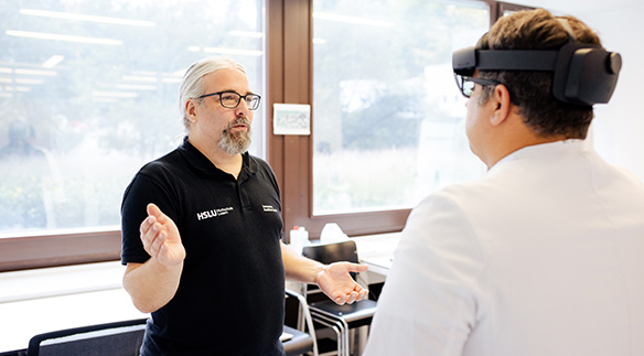 Arzt am LUKS testet virtuelle Strahlenschutztrainings