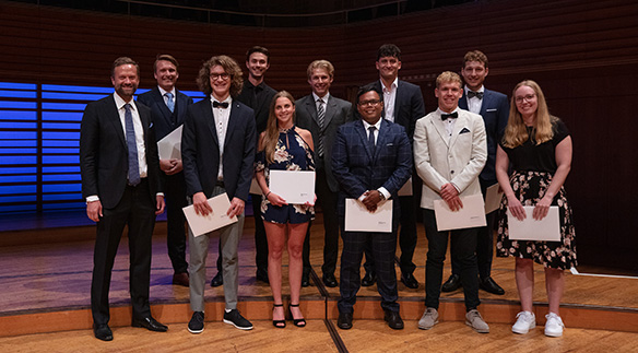 Die ersten Absolventinnen und Absolventen des Bachelor-Studiengangs in Mobility, Data Science and Economics.