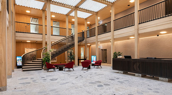 Obwalden: Mit regionalem Holz wird die Verbindung der Bevölkerung zum Gebäude aufgebaut und dem Ort eine Identität verliehen. Quelle: © OKB. Foto: Samuel Büttler