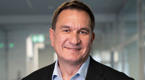 i Helmut Kaufmann