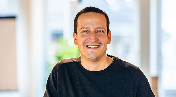 Portrait Alejandro Schmid, Dozent des CAS Content Strategy and Marketing