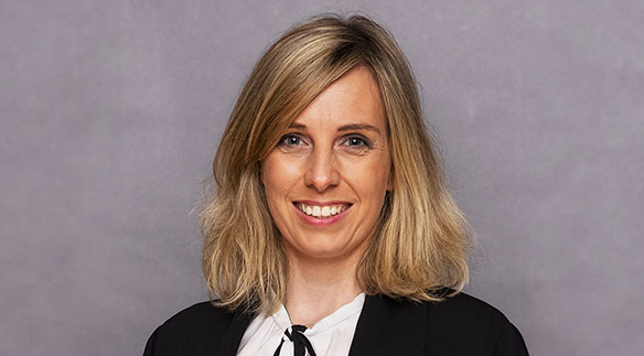  Portrait von Nadja Schmid, Dozentin WBK UX Strategy and Operations