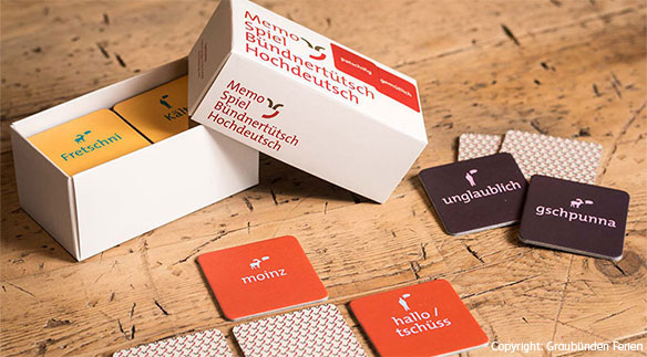 Memospiel Bünderdeutsch, Schachtel mit kleinen Kärtchen, Wort jeweils Deutsch & Bündnerdeutsch