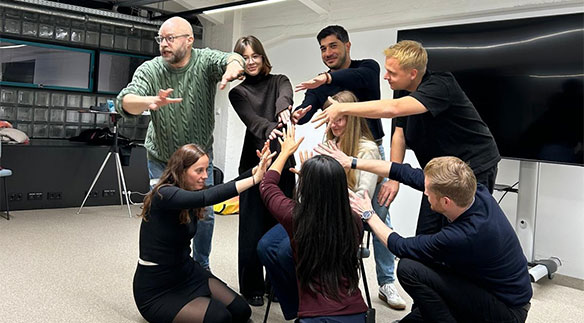 Students taking part in a group exercise – Creativity Block Week HSLU