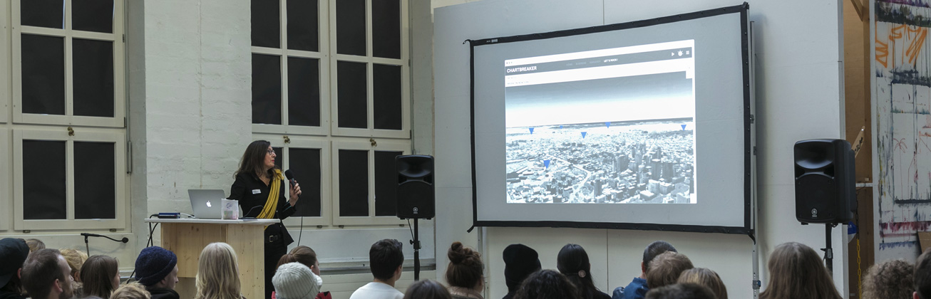 Weiterbildungs-Teilnehmende bei einer Präsentation