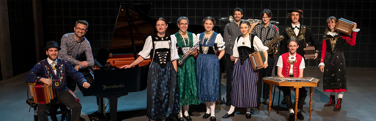 Portrait of the folk music Ensemble Alpinis of the Lucerne School of Music. Photo Priska Ketterer/HSLU