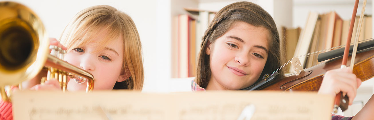 Unterrichtsraum mit Instrumenten